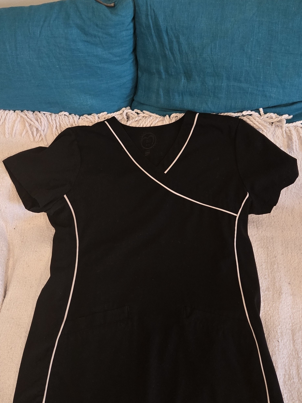 Health Pro Black & White Scrub Top Size M